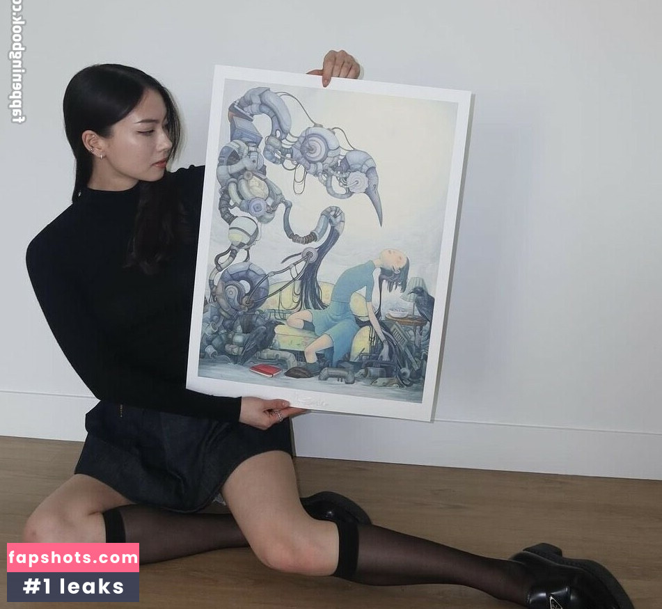 Lauren Tsai gallery photo #62