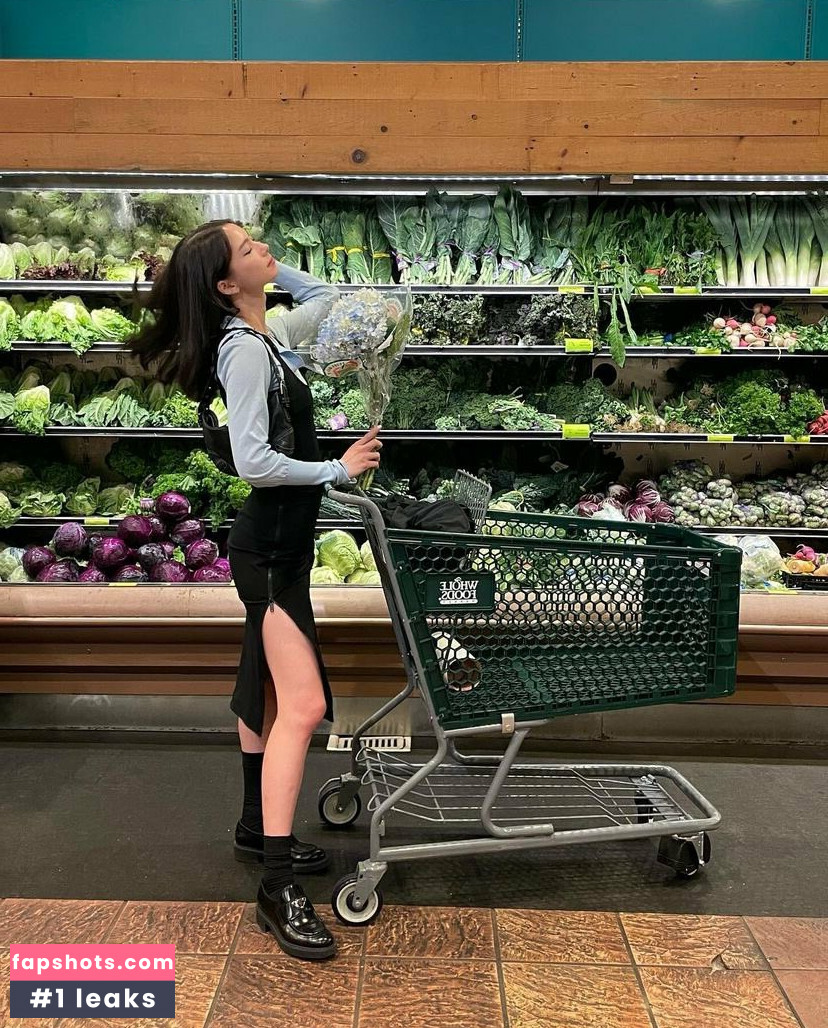 Lauren Tsai gallery photo #65