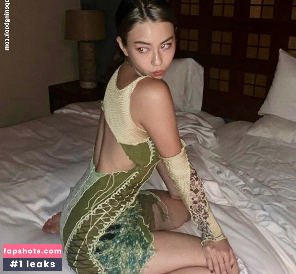 Lauren Tsai gallery photo #67