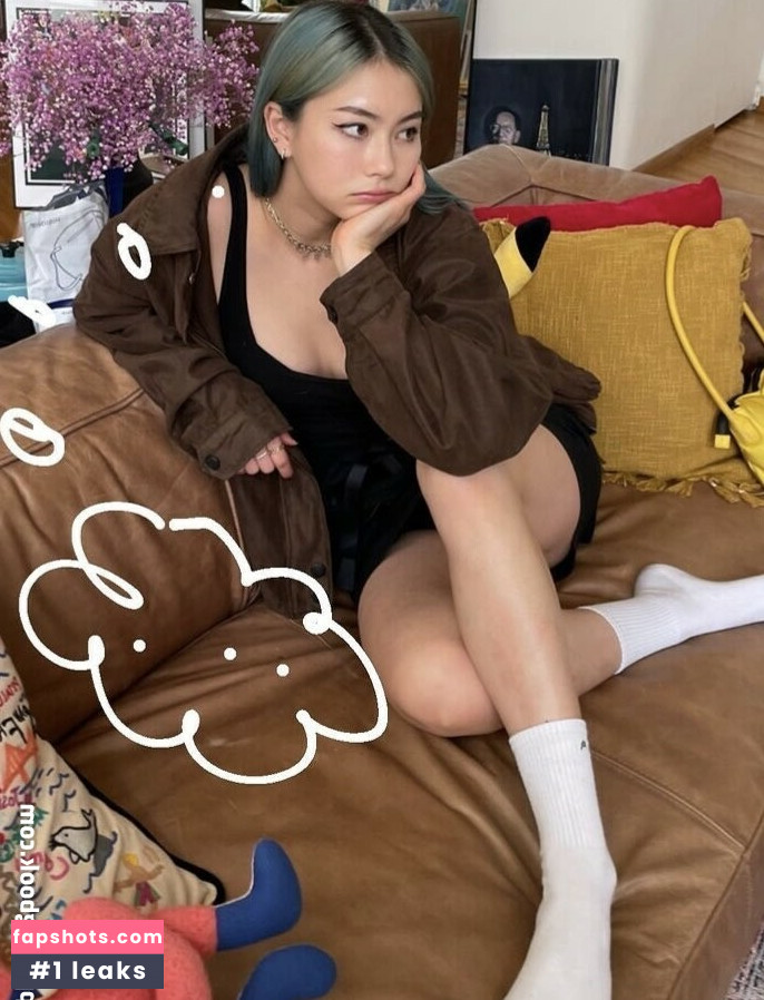 Lauren Tsai gallery photo #68