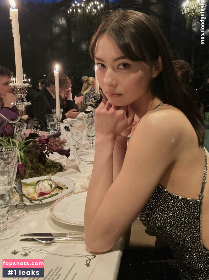 Lauren Tsai gallery photo #69