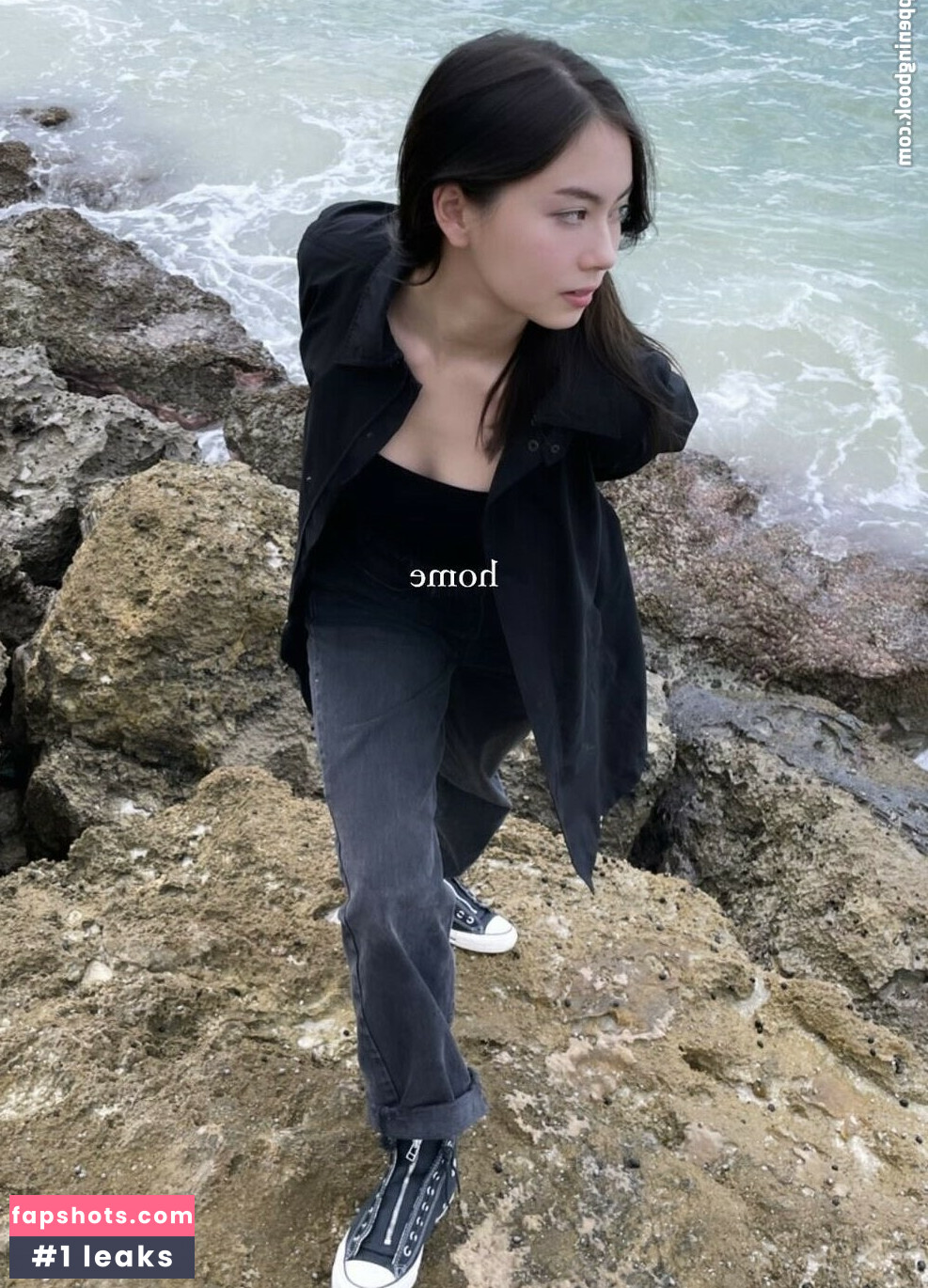 Lauren Tsai gallery photo #70