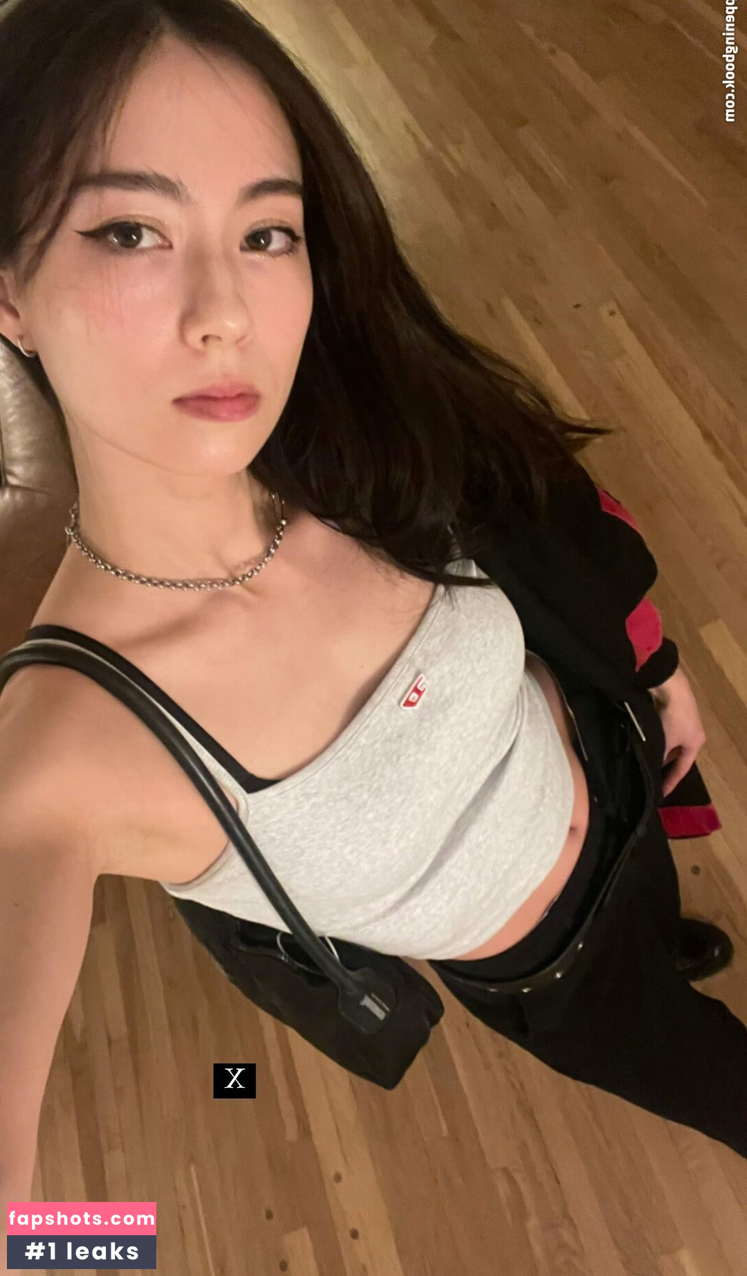 Lauren Tsai gallery photo #77