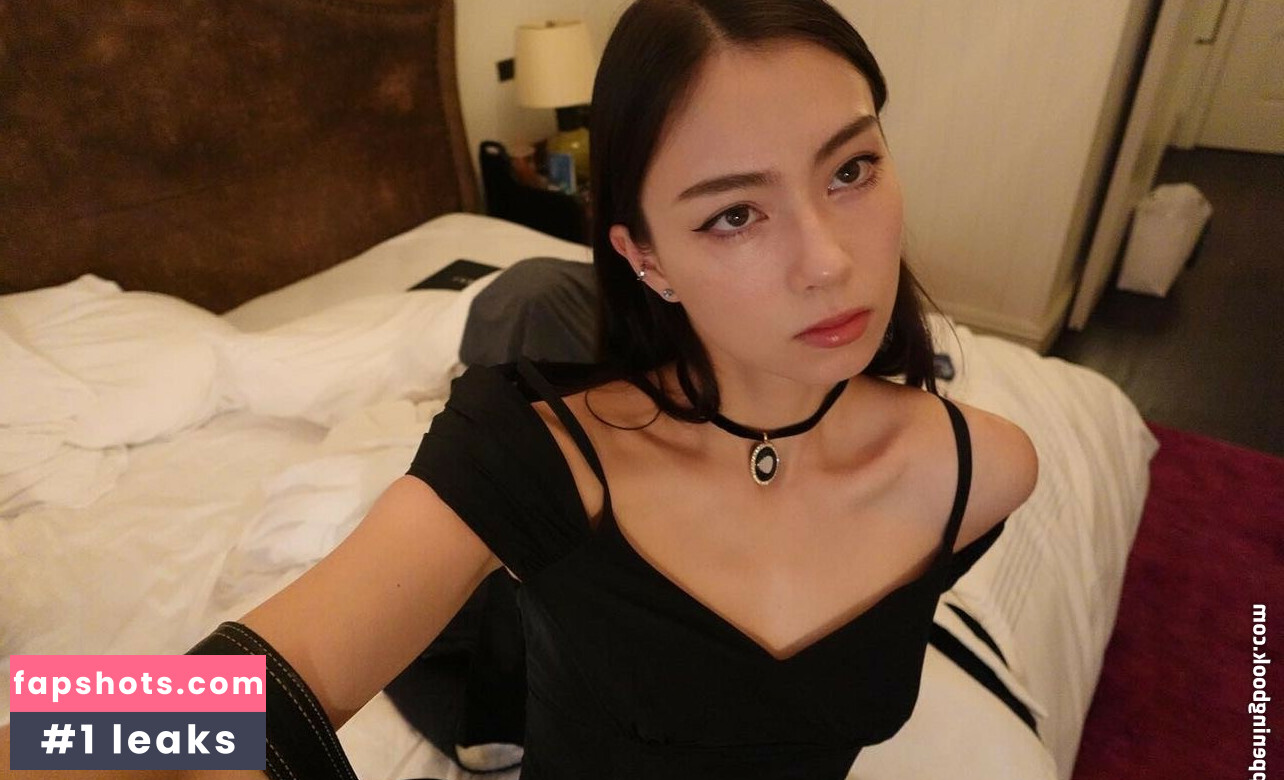 Lauren Tsai gallery photo #79