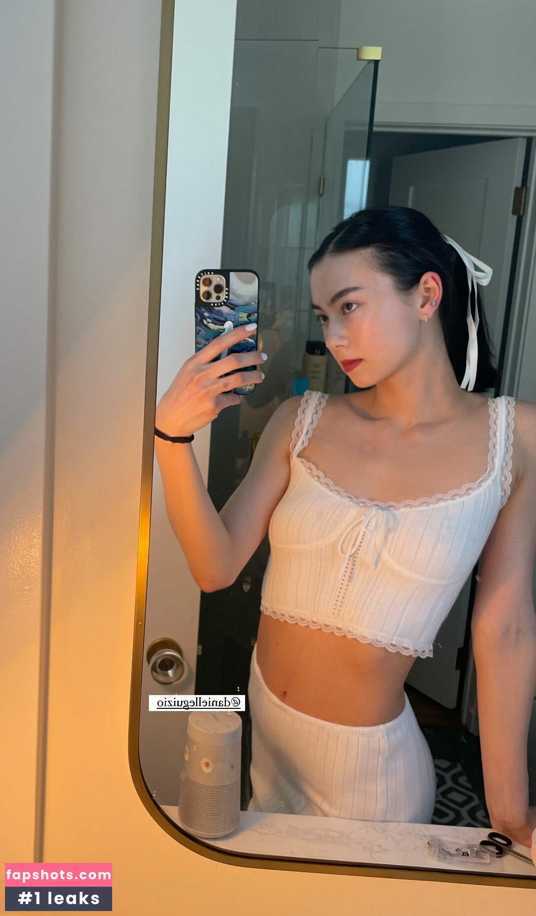 Lauren Tsai gallery photo #80