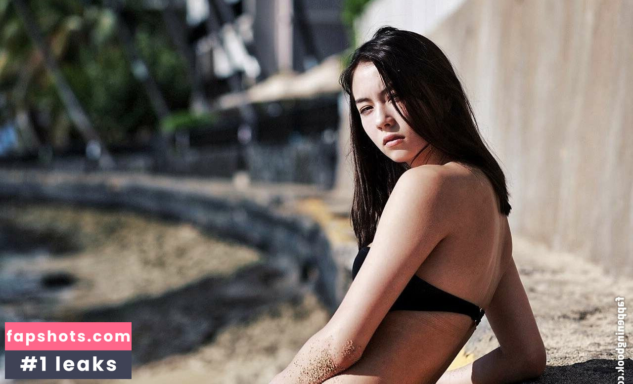 Lauren Tsai gallery photo #84