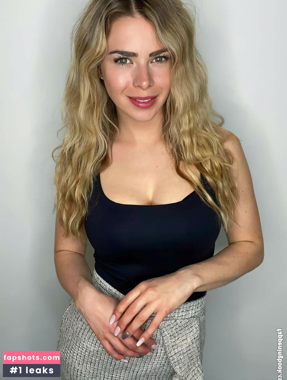 Lauren Woods gallery photo #19