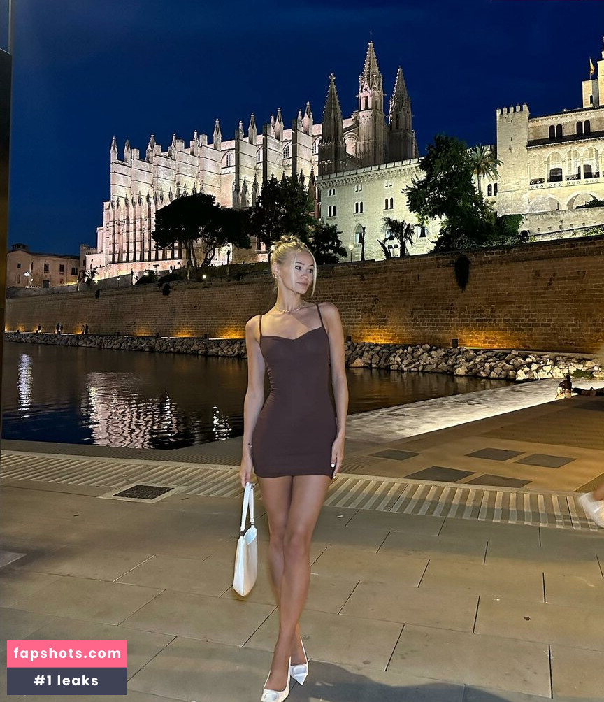 Lauren Worboys gallery photo #182