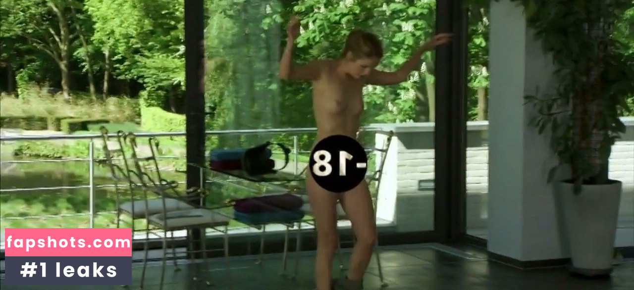 Laurence Arné gallery photo #3