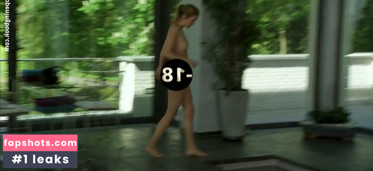 Laurence Arné gallery photo #6