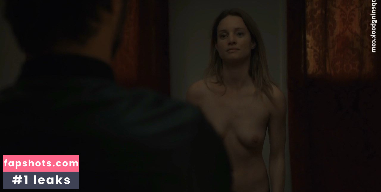 Laurence Leboeuf gallery photo #17