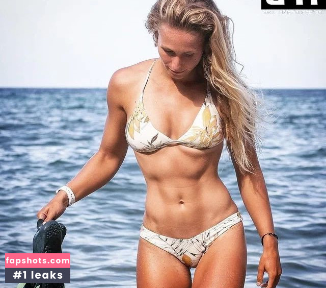 Lauriane Lamperim gallery photo #14