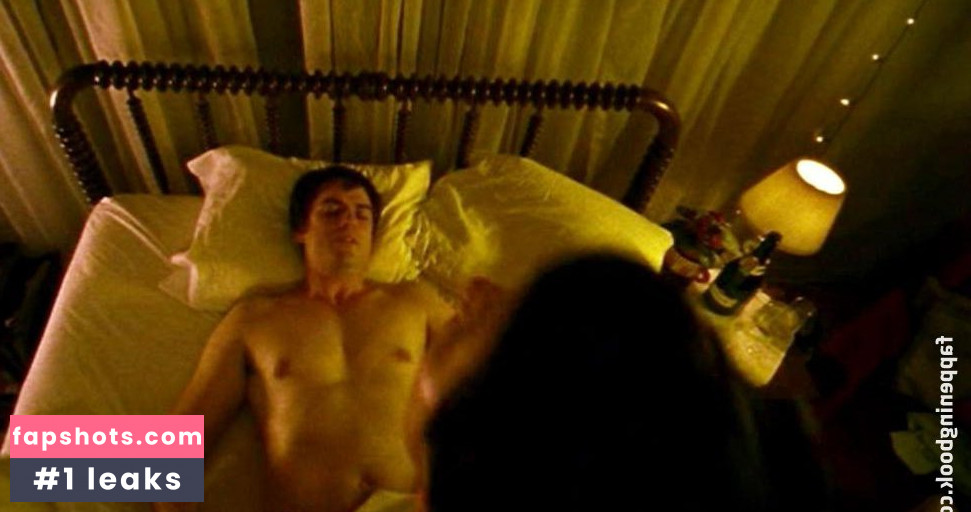 Laurie Baranyay nude babe gallery