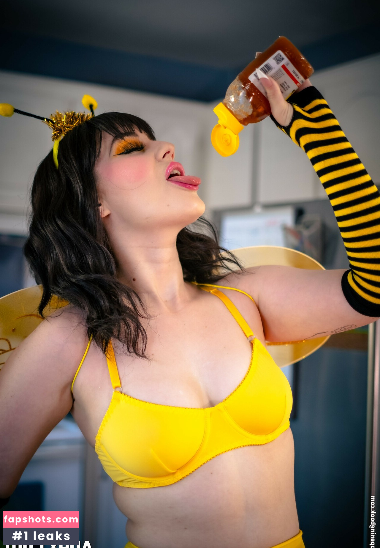 Laurie Gamelin gallery photo #8