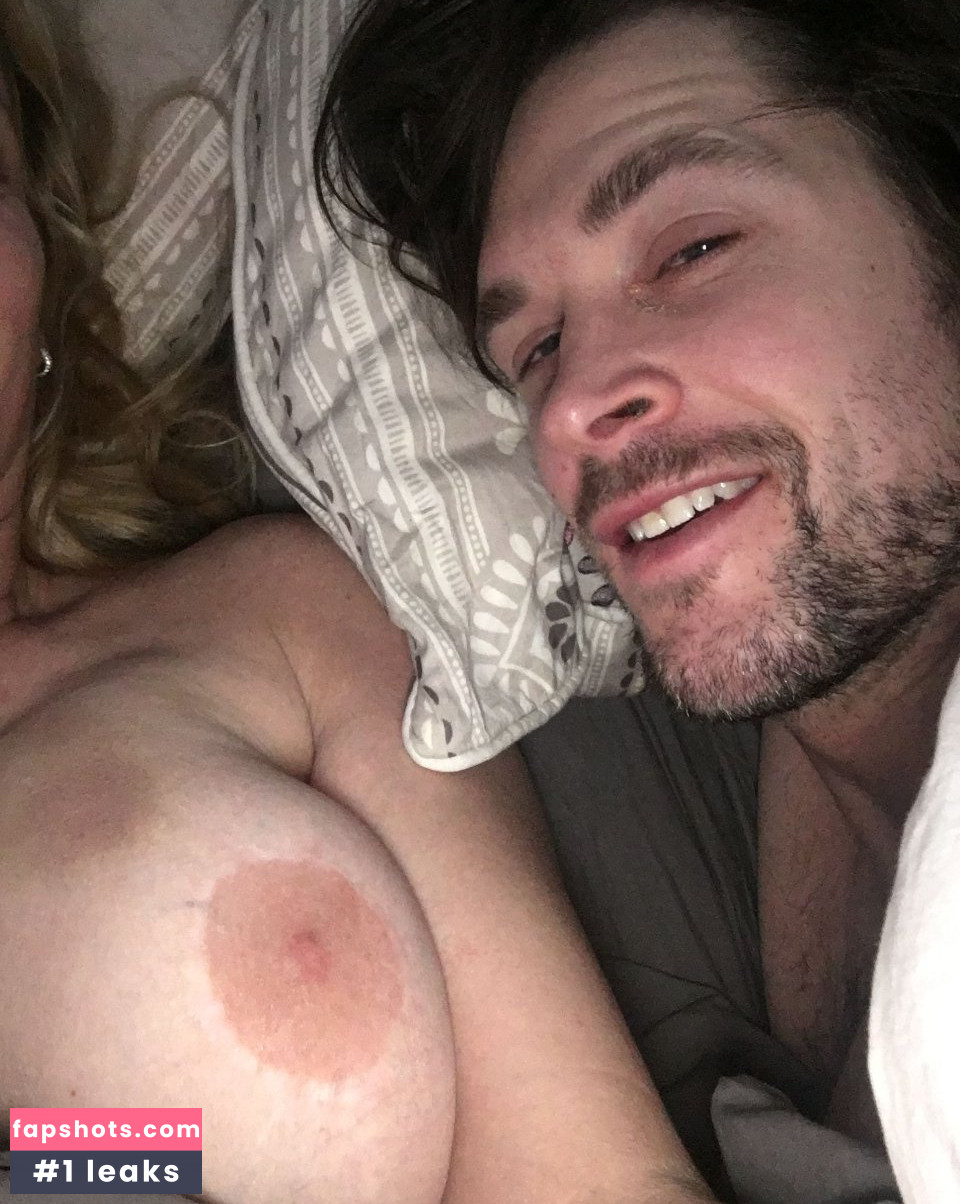 Laurie Holden gallery photo #16