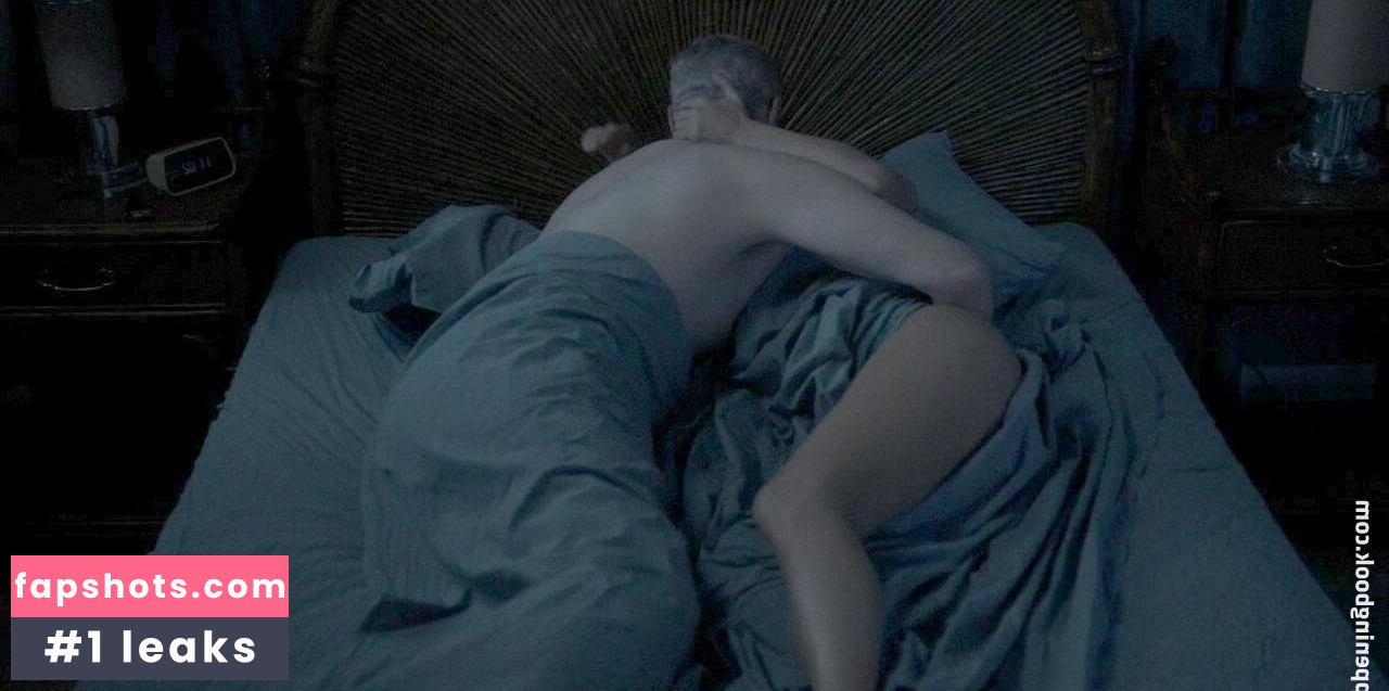 Laurie Holden gallery photo #3