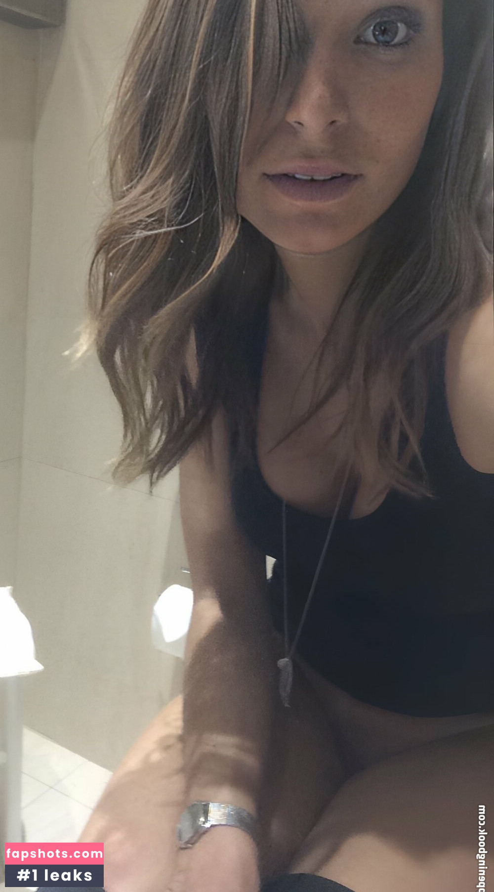 Laury Thilleman gallery photo #39