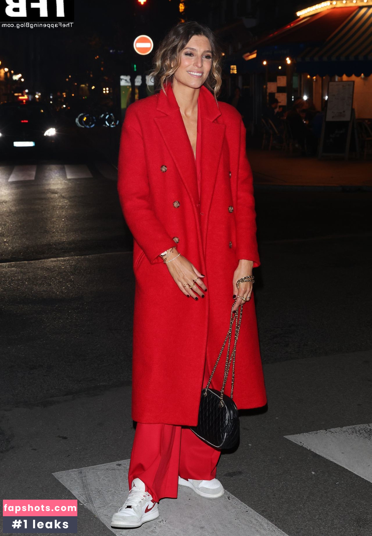 Laury Thilleman gallery photo #40