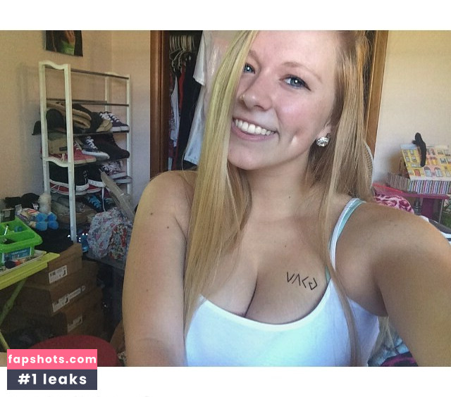 Lauryn Walker gallery photo #25