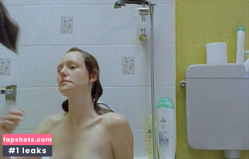 Lavinia Wilson gallery photo #36