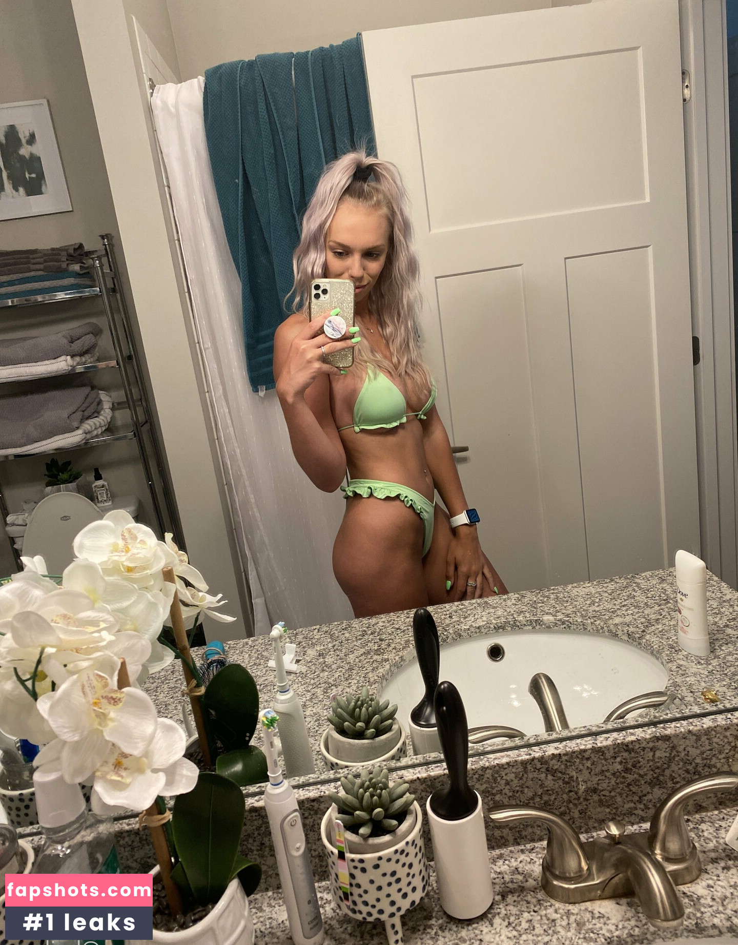 layla_bunni gallery photo #27