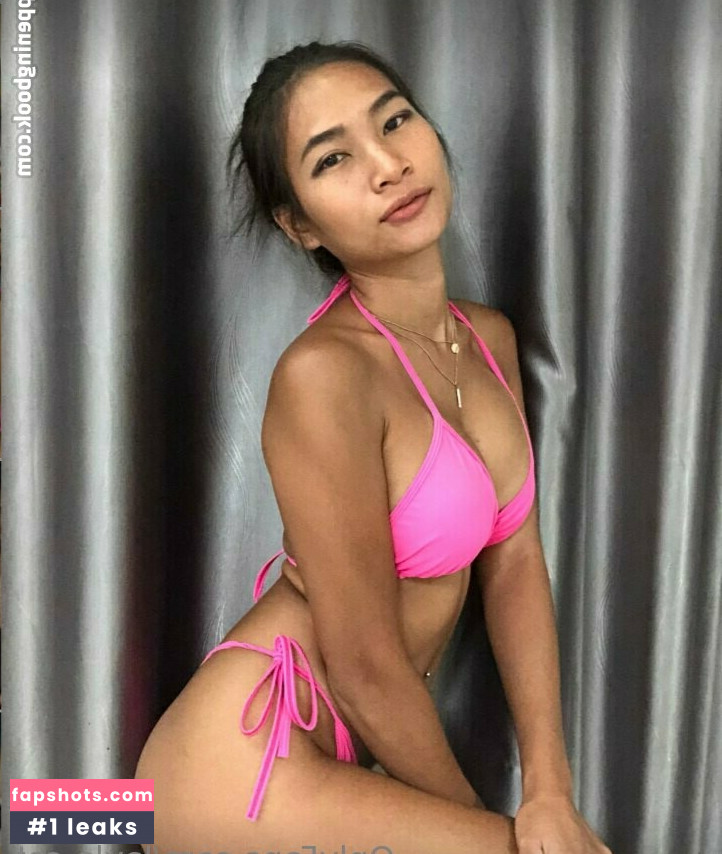 layla.cat gallery photo #12