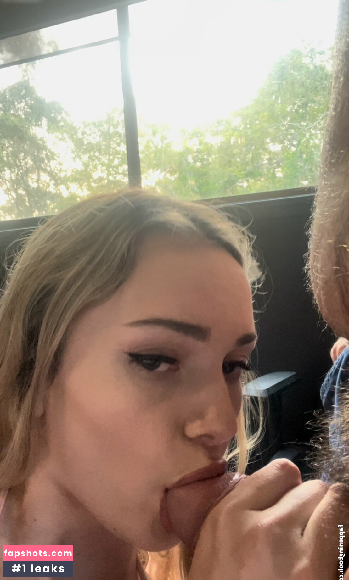 Layla gallery photo #10