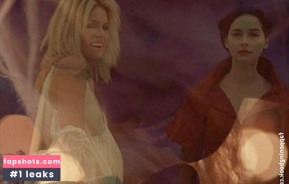 Layla Roberts Nude Leaks OnlyFans Photos #11 - LeakJerk