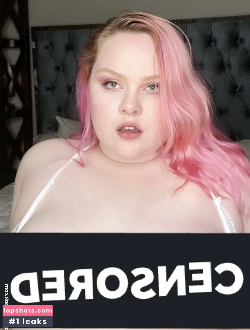 laylaluckie24 Nude Leaks OnlyFans Photos #3 - LeakJerk