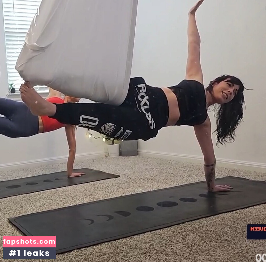 Layna Lazar gallery photo #11