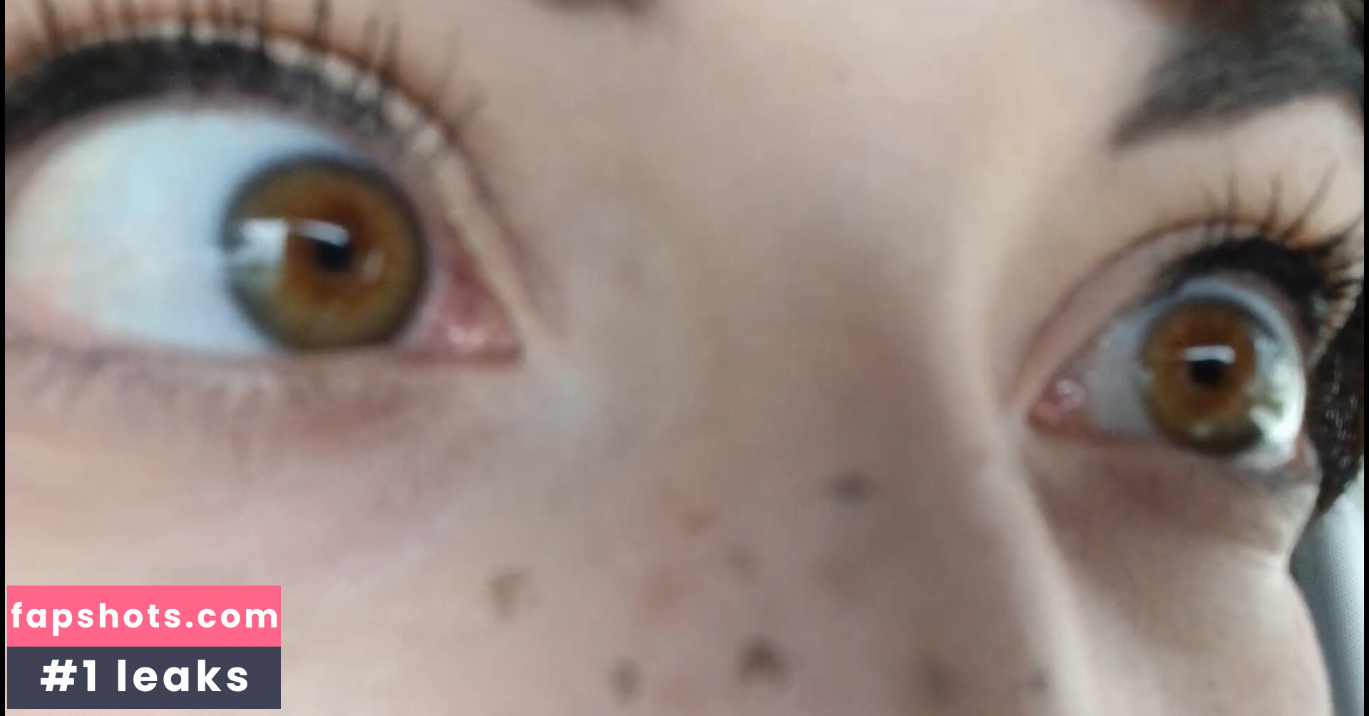 Layna Lazar gallery photo #14