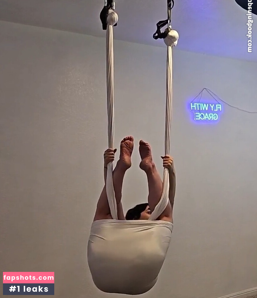 Layna Lazar gallery photo #16