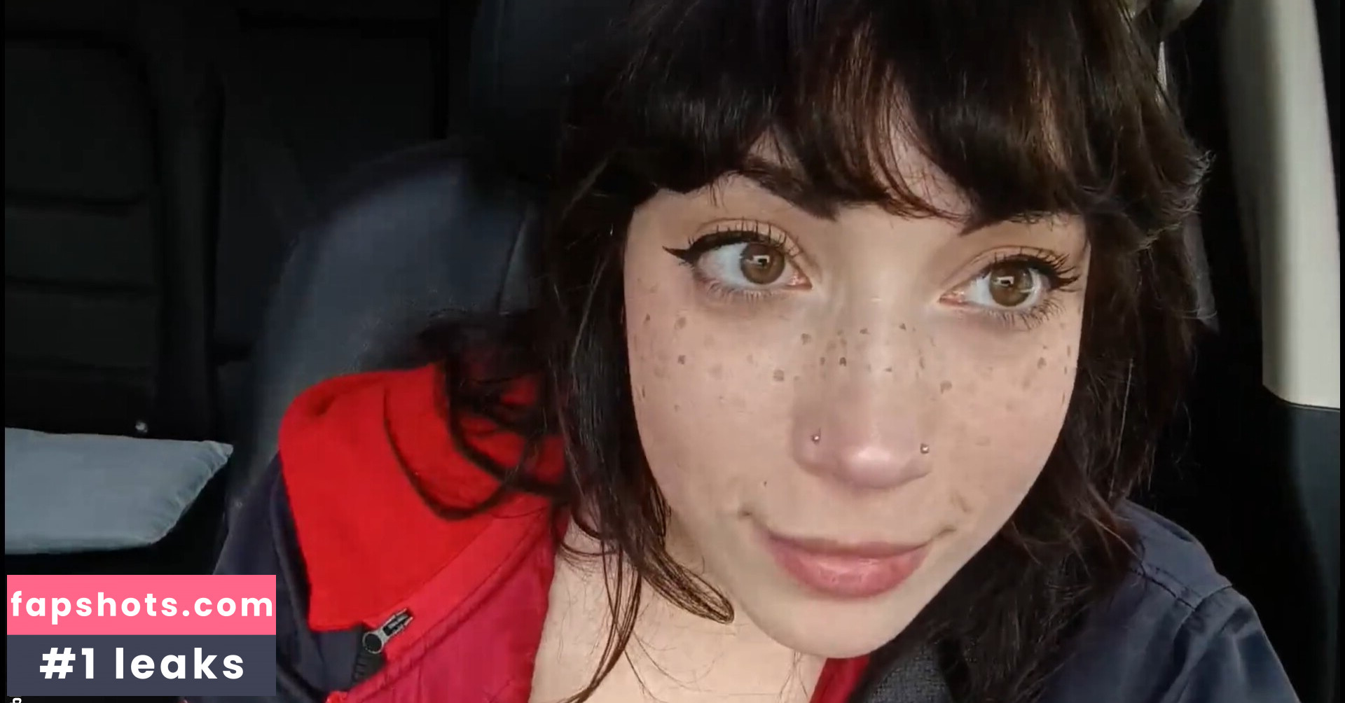 Layna Lazar gallery photo #3