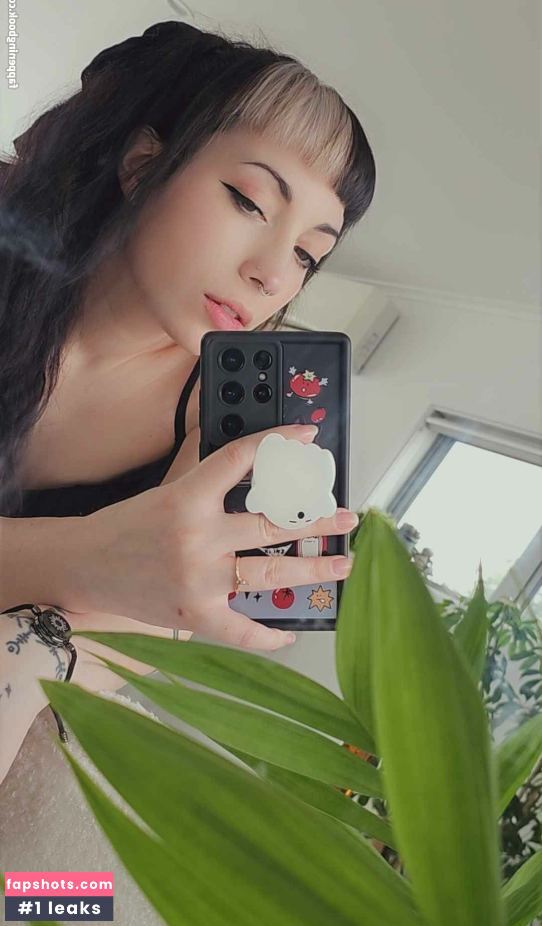 Layna Lazar gallery photo #53