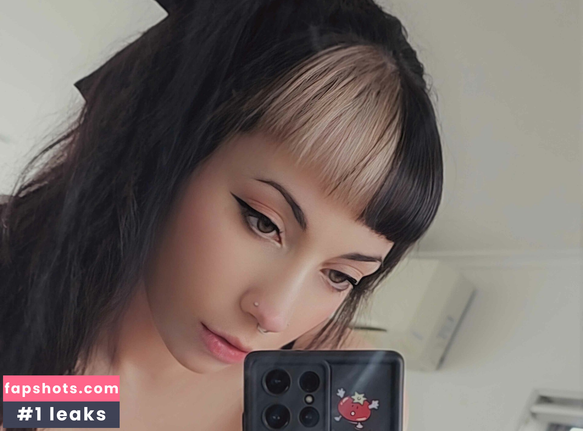 Layna Lazar gallery photo #55