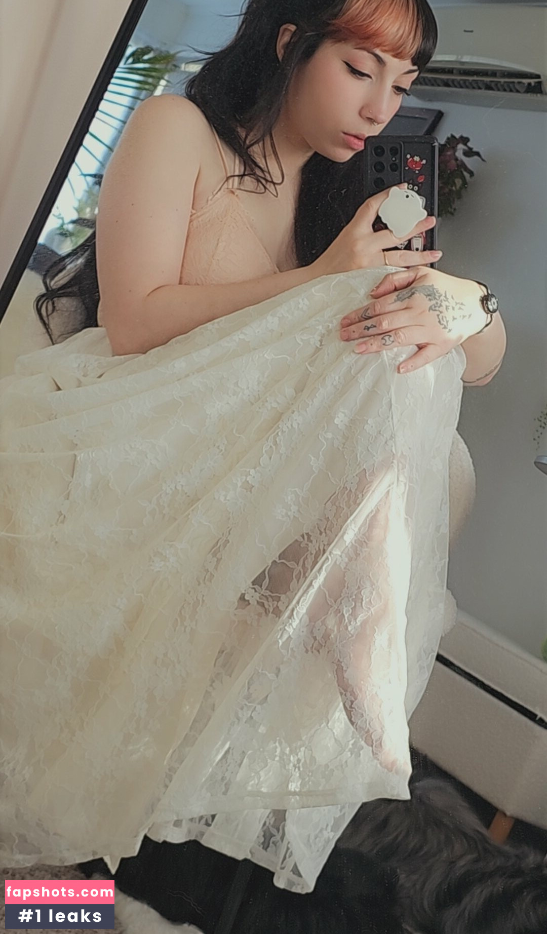 Layna Lazar gallery photo #57