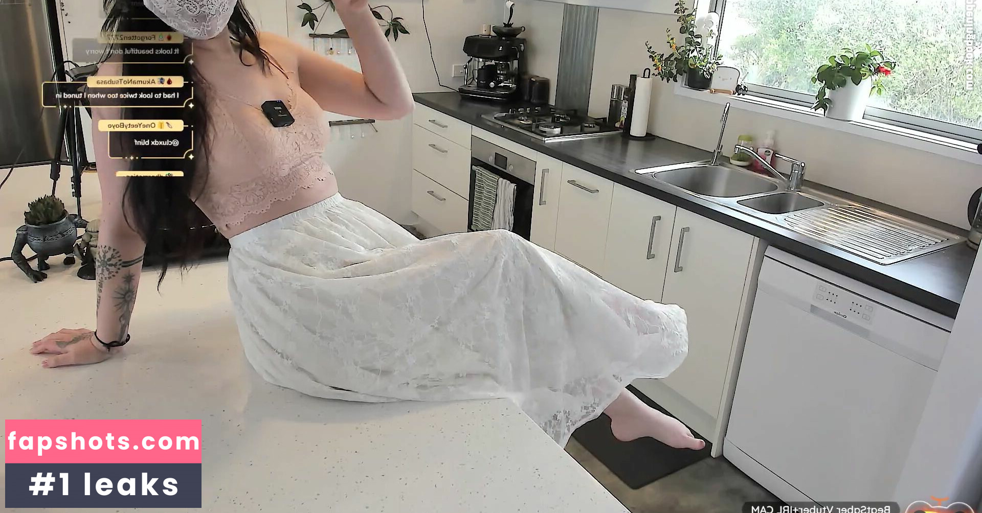 Layna Lazar gallery photo #60