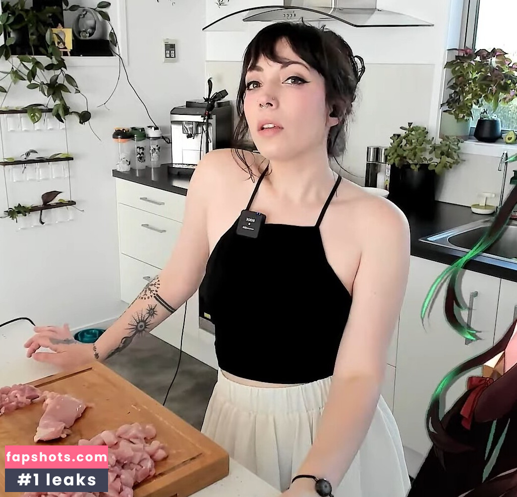 Layna Lazar gallery photo #72