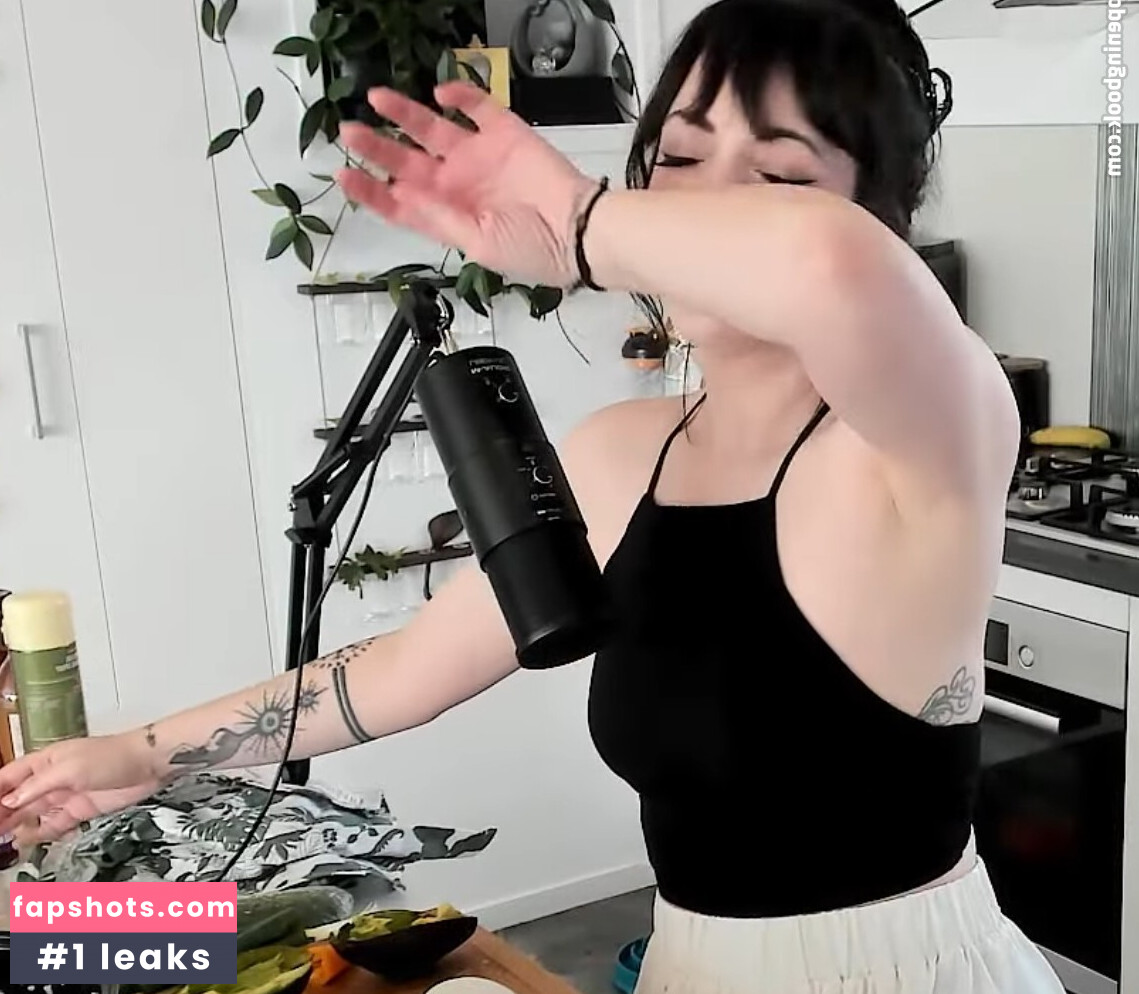 Layna Lazar gallery photo #75