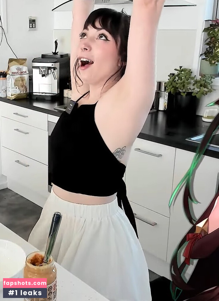 Layna Lazar gallery photo #78