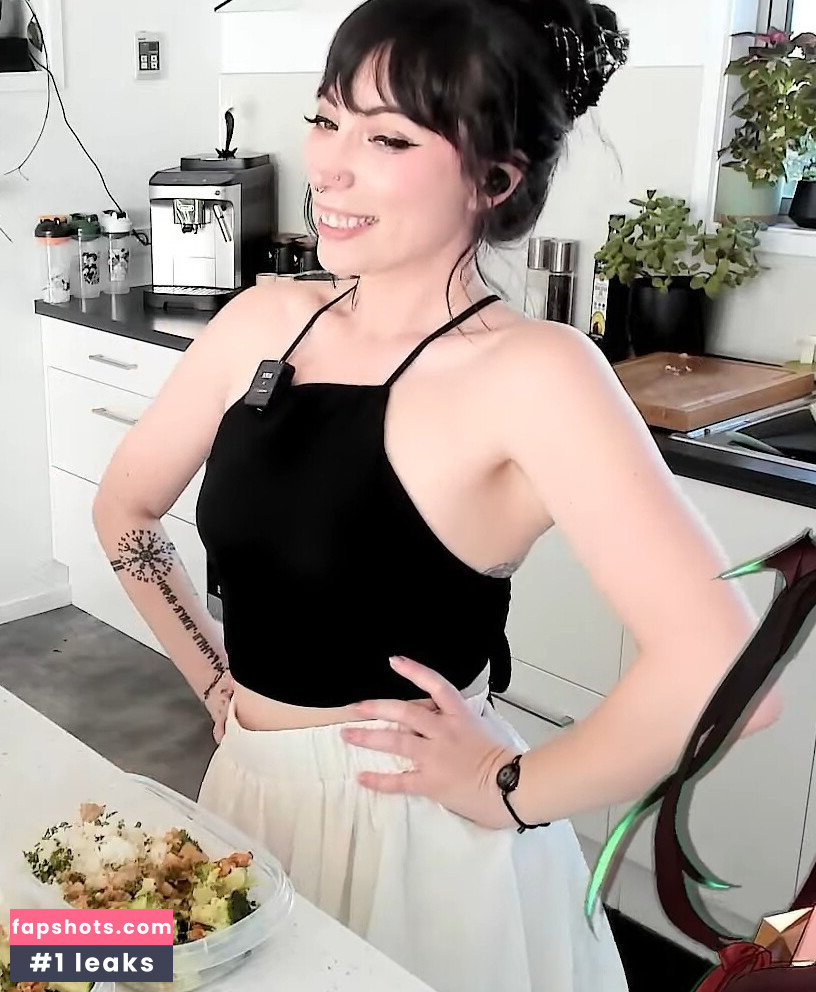 Layna Lazar gallery photo #82