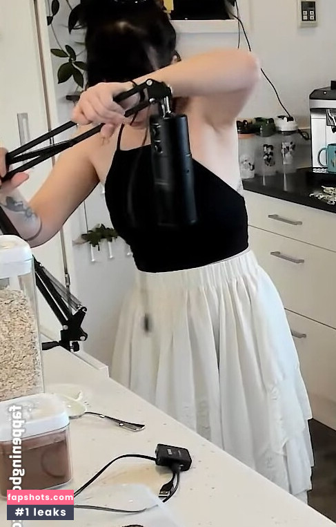 Layna Lazar gallery photo #90