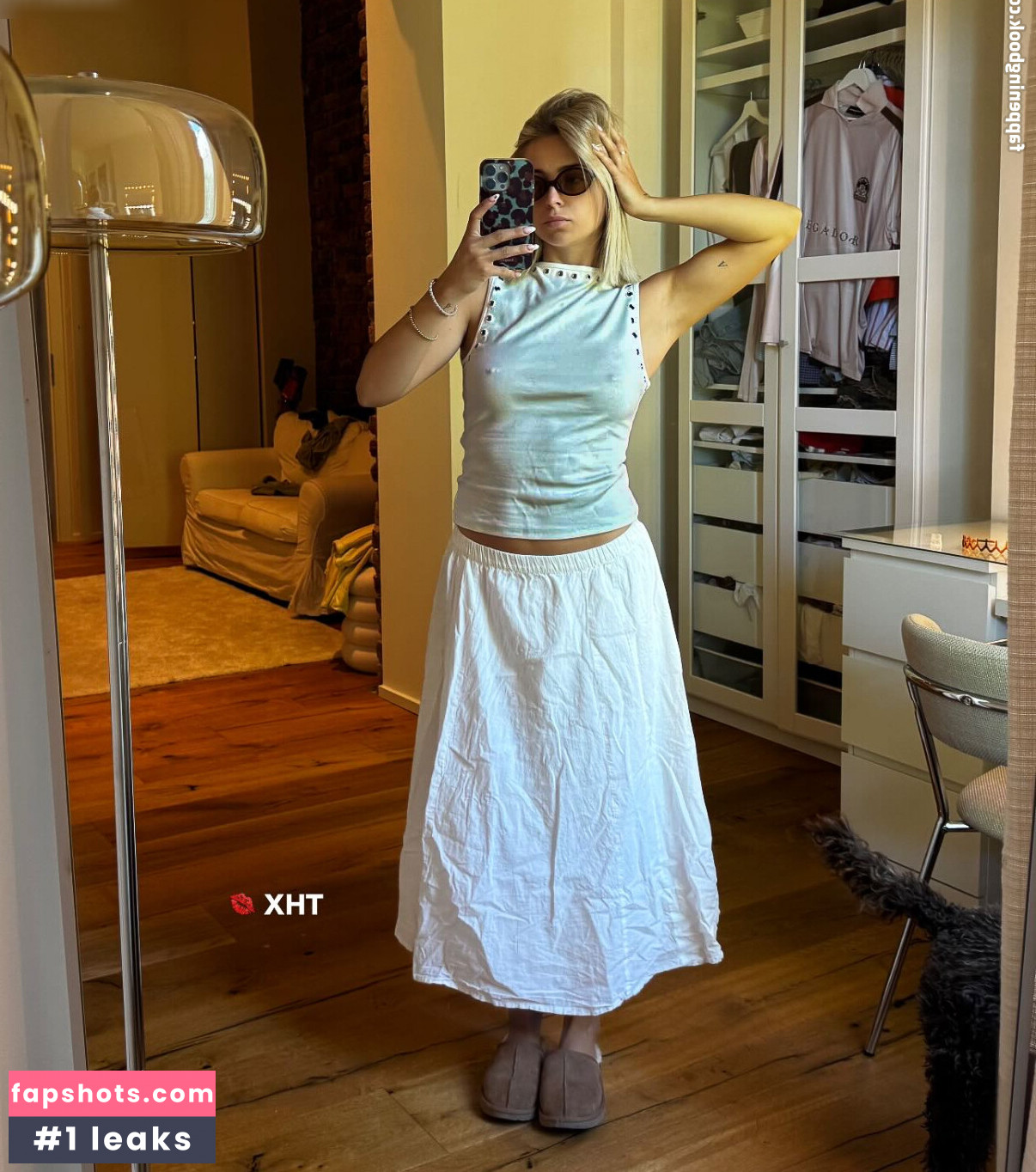 Lea Breuer gallery photo #21