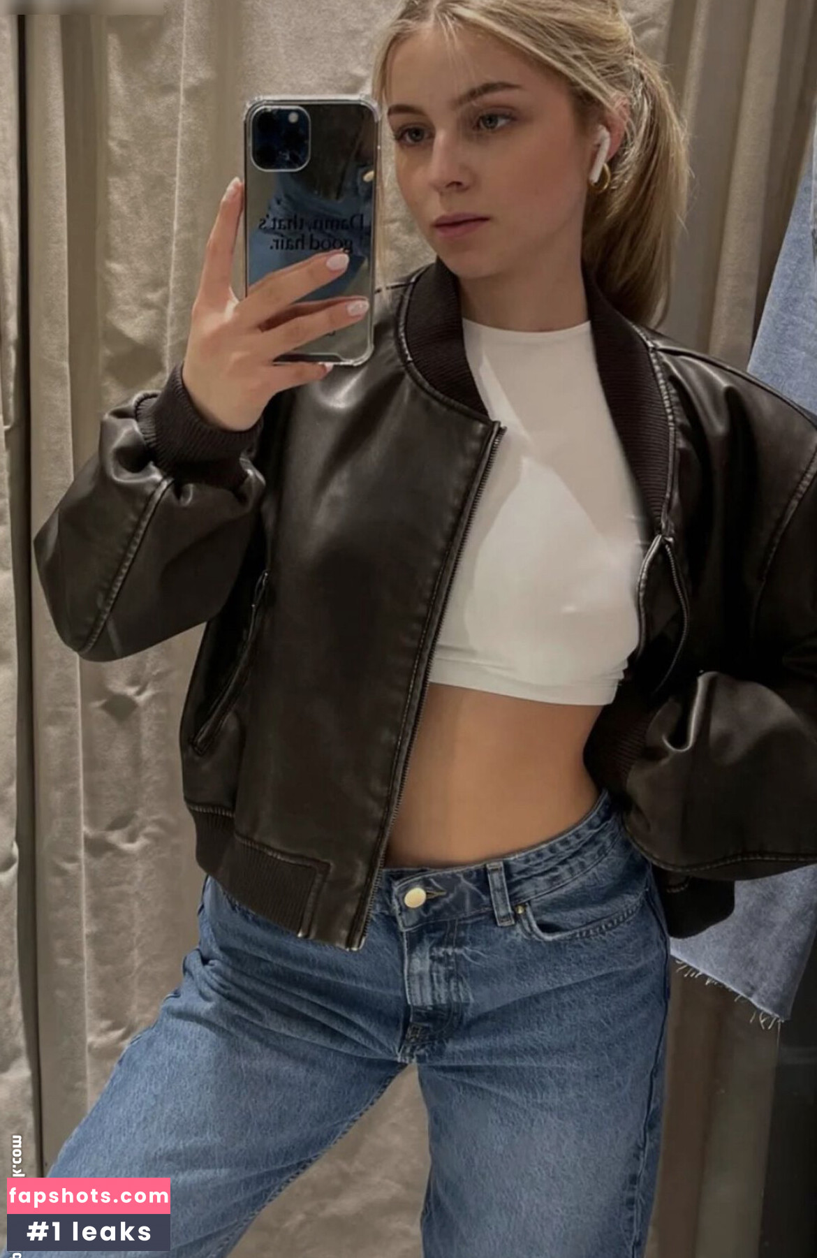 Lea Breuer gallery photo #30