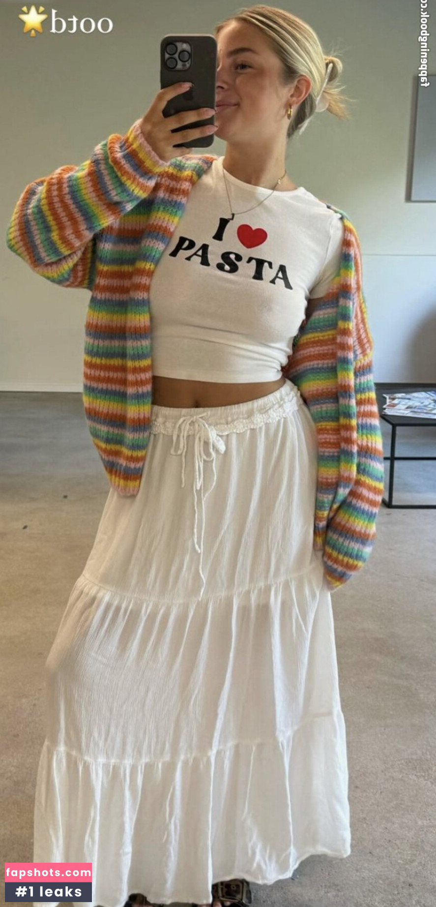 Lea Breuer gallery photo #35