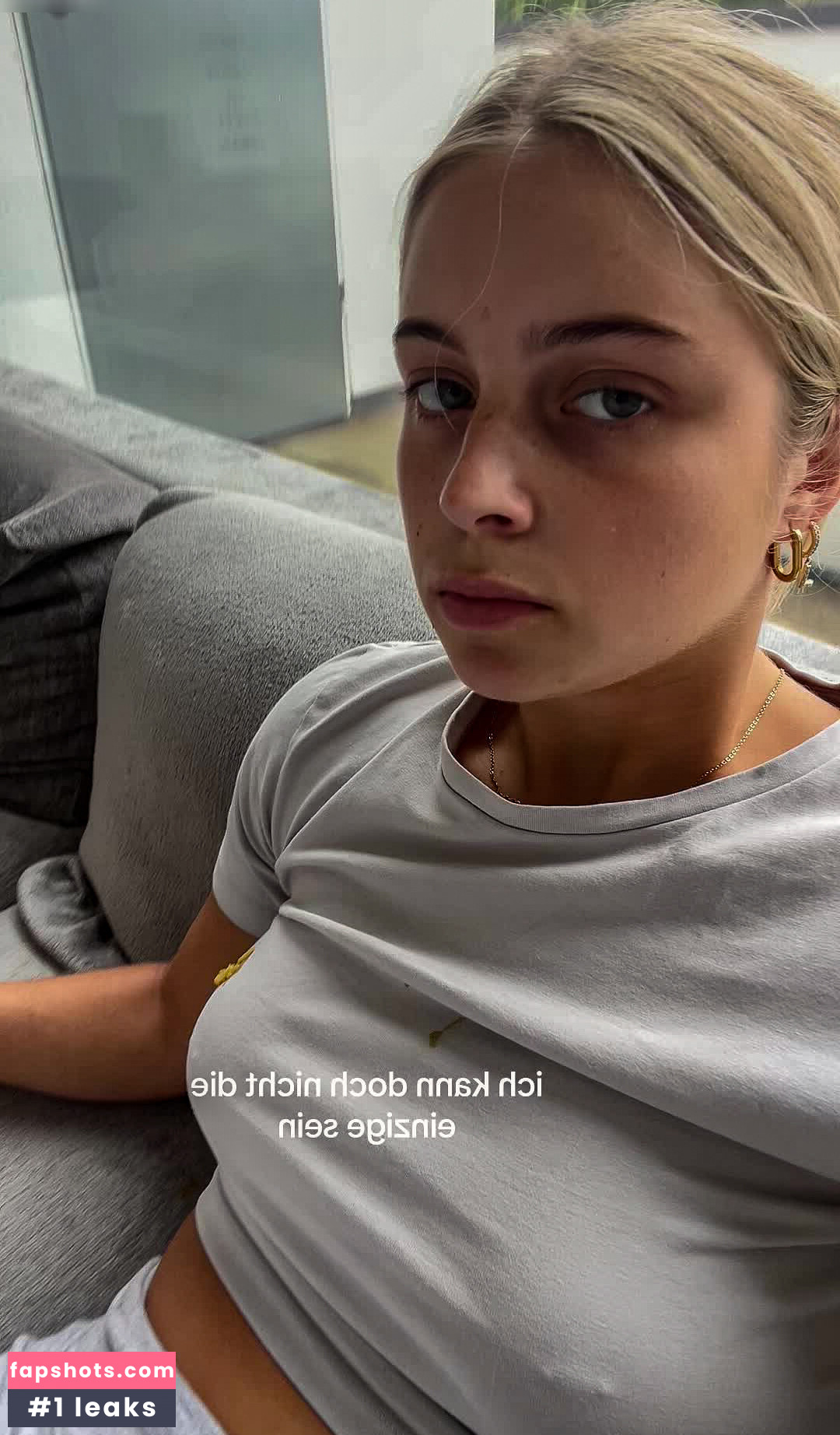 Lea Breuer gallery photo #36