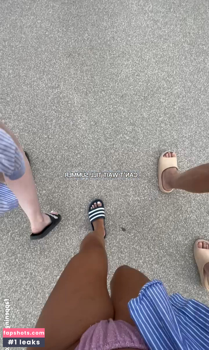 Lea Breuer gallery photo #63