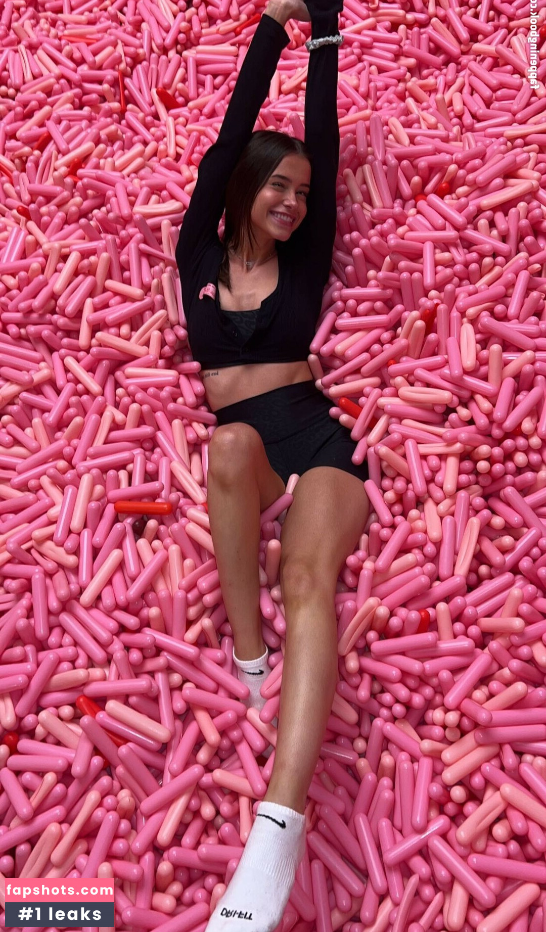 Lea Elui Nude Leaks OnlyFans Photos #232 - LeakJerk