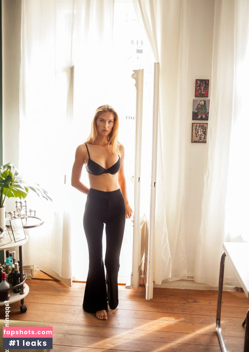 Lea Mohr gallery photo #40