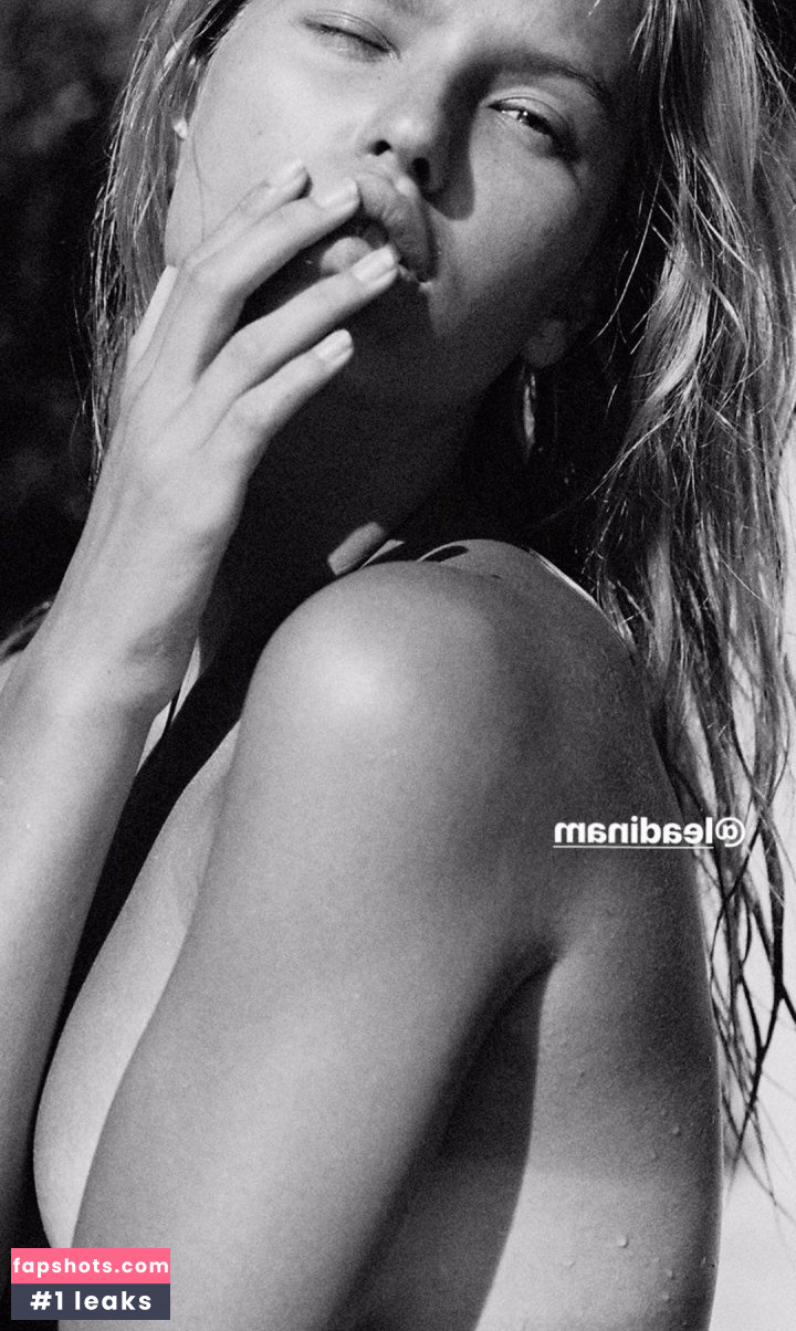 Lea Mohr gallery photo #76